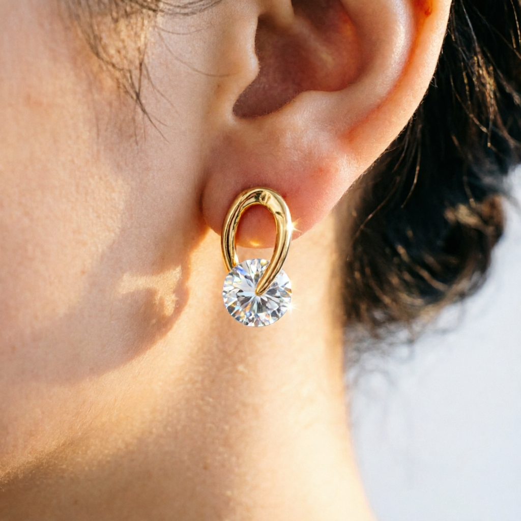 Gold minimalist zircon stud earrings