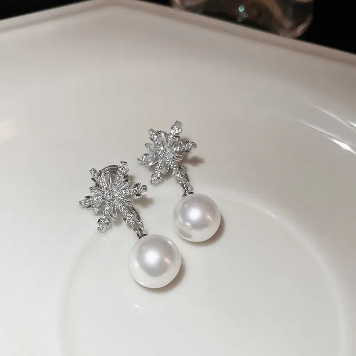 Zircon Snowflake Pearl Earrings